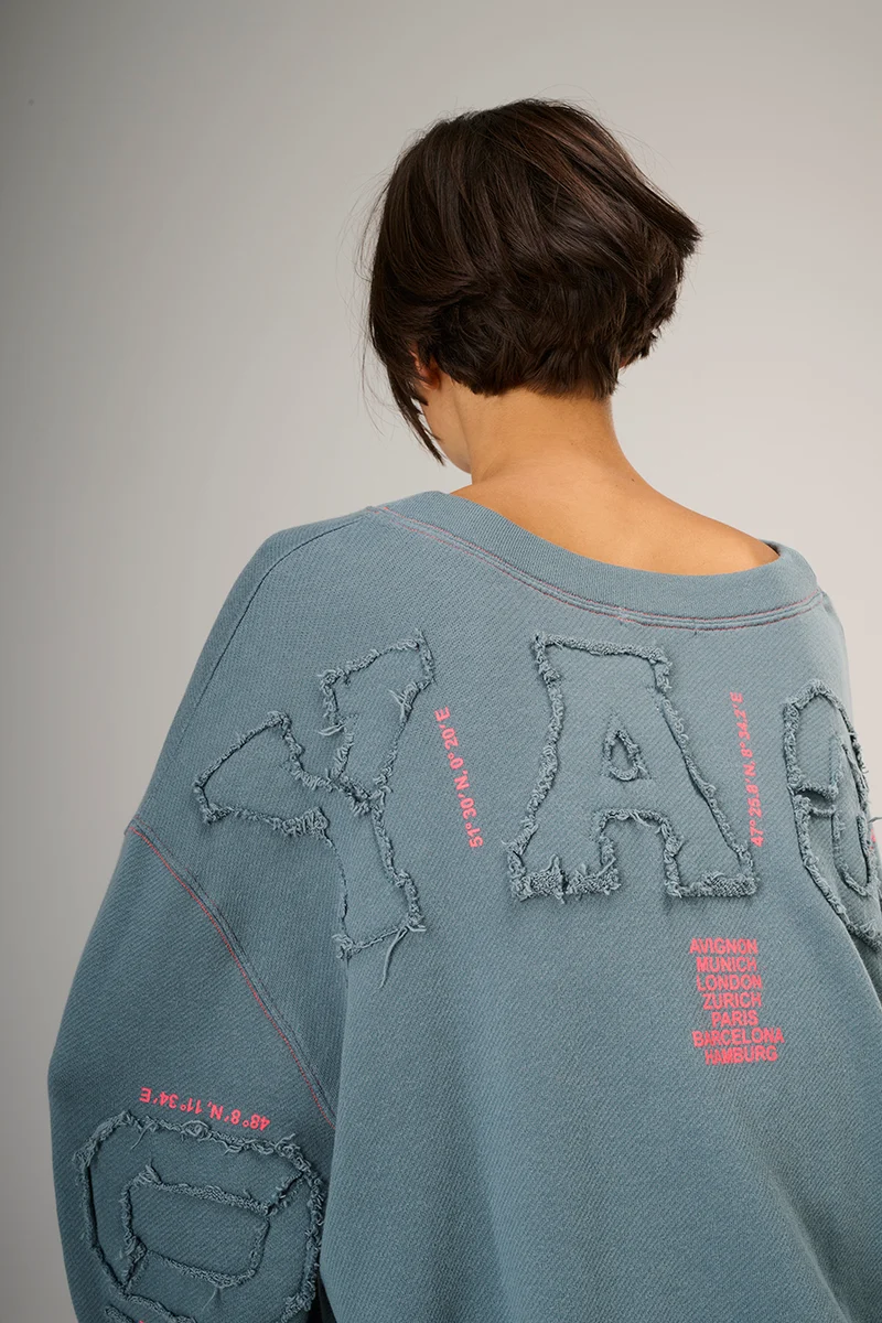 Sweater Voyaging in deep sea