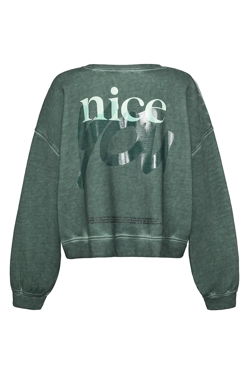 Sweater nice in deep sea