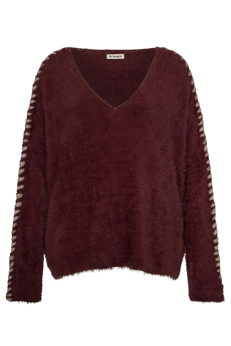 Sweater handstitched in bordeaux