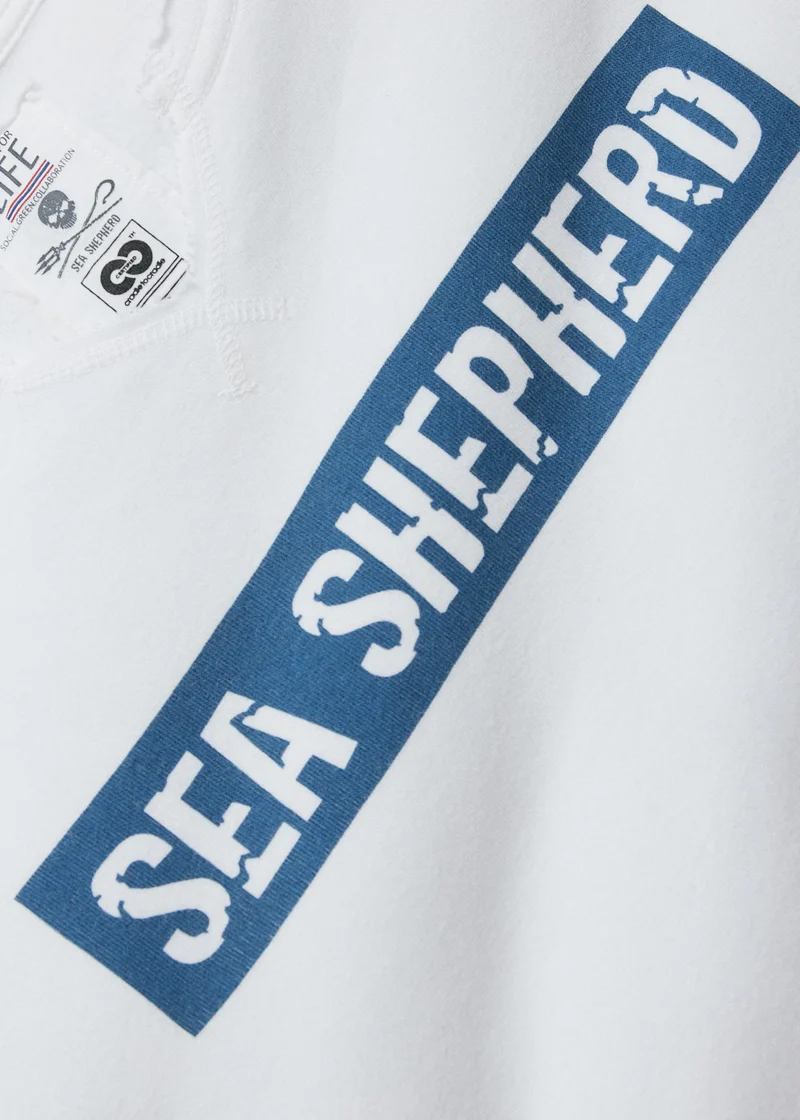 Activist White & Blue