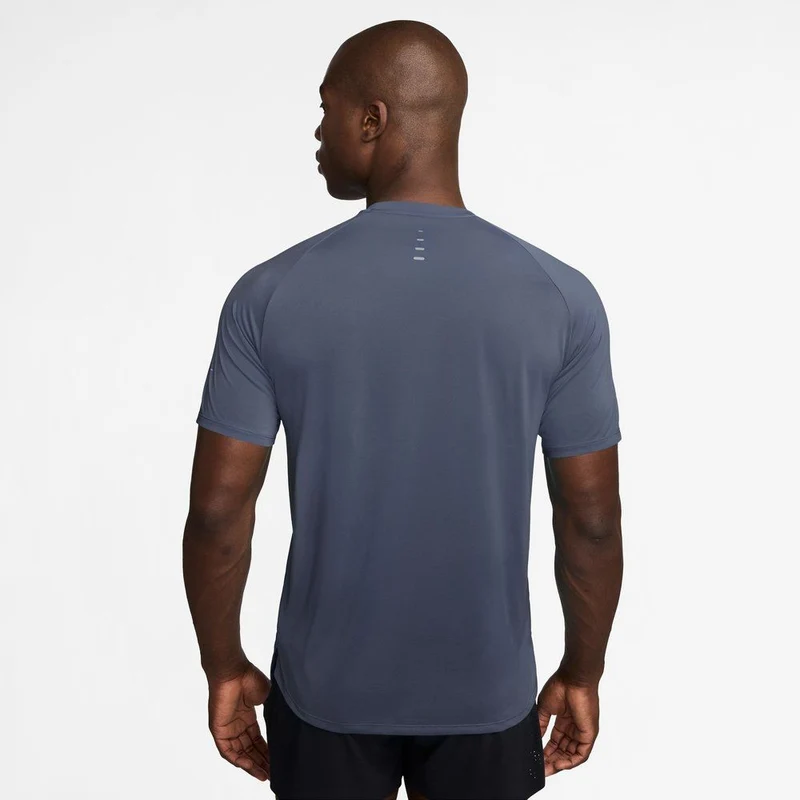 NIKE Herren Sweatshirt M NK DFADV STRIDE SS TOP