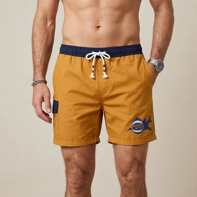 Badeshorts für Herren in kurzer Form mit Gummibund im sportlichen Stil