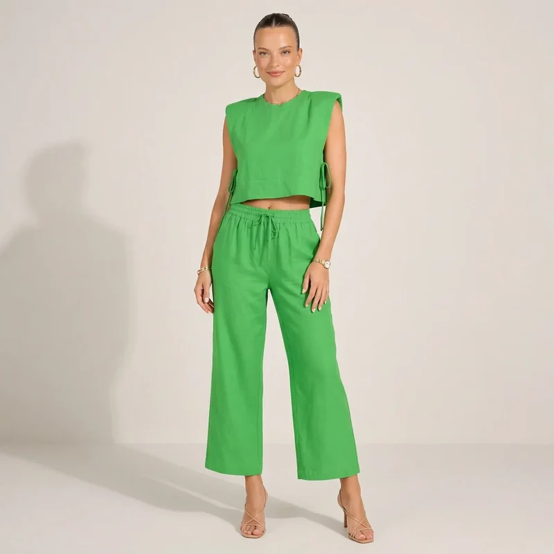 2-Teiler für Damen mit bauchfreiem Crop Top und 7/8-Schlupfhose im lässigen Stil