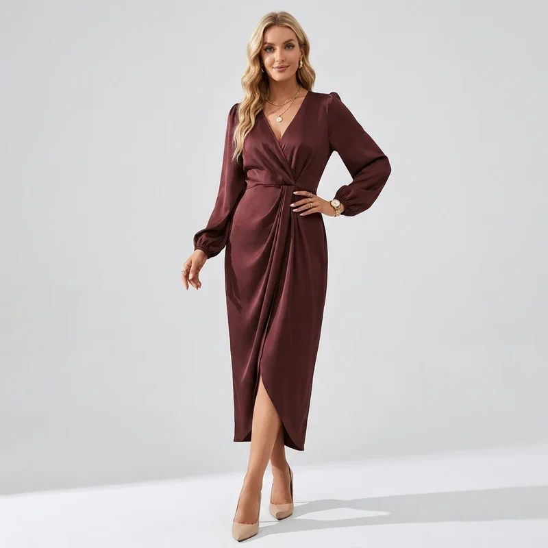 Langarm Wickelkleid mit V-Ausschnitt aus Satin in Midi Länge