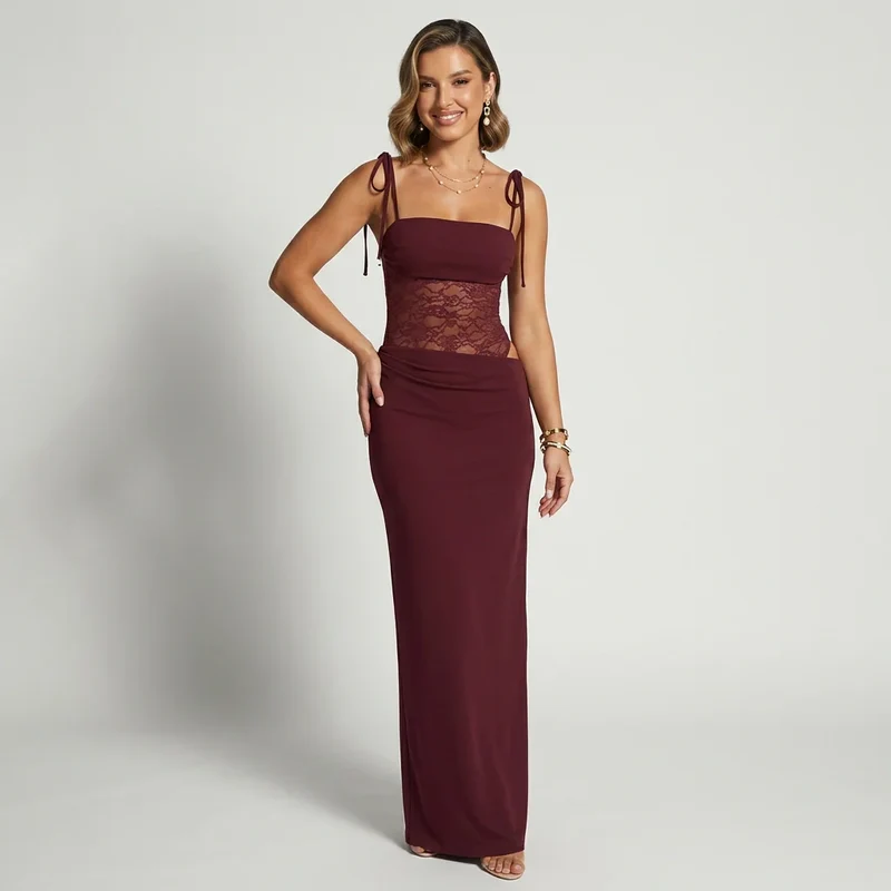 Maxikleid im Bodycon-Stil mit Cut Outs und Spitze