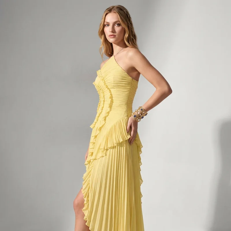 Bandeau Sommerkleid mit Plissee und Volants - midi