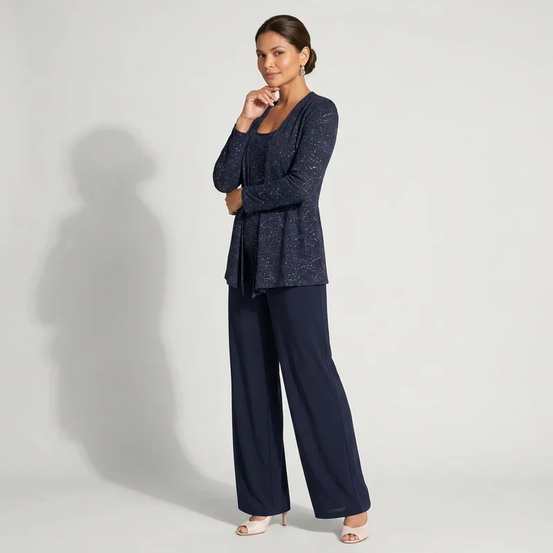 Dreiteiliger Hosenanzug für Damen als Hochzeitsgast mit weiter Hose und Pailletten Spitze