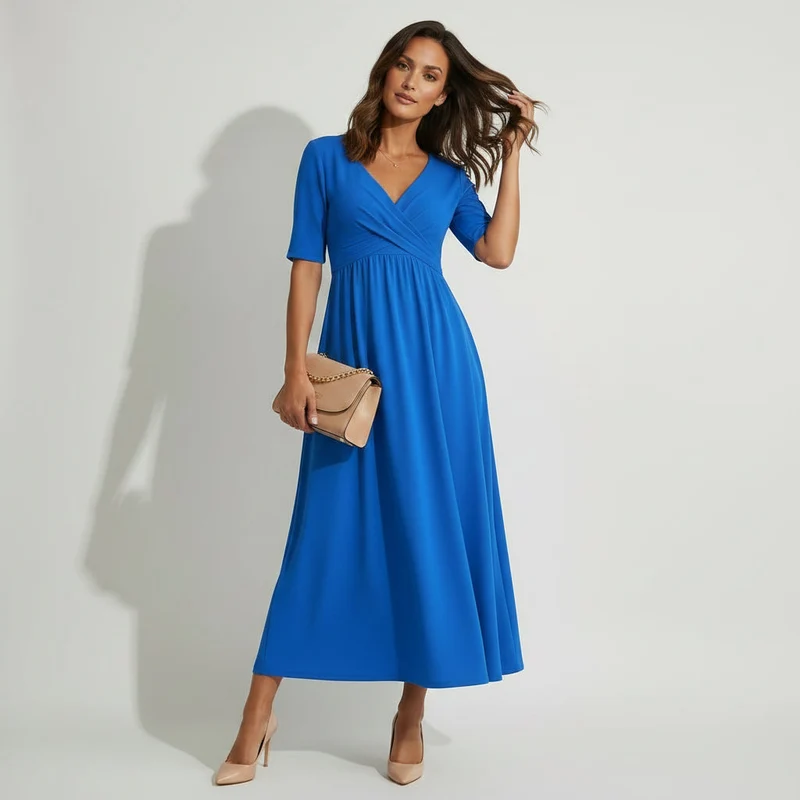 Wadenlanges Kleid mit Kurzarm und Wickeloptik im locker fallenden Design