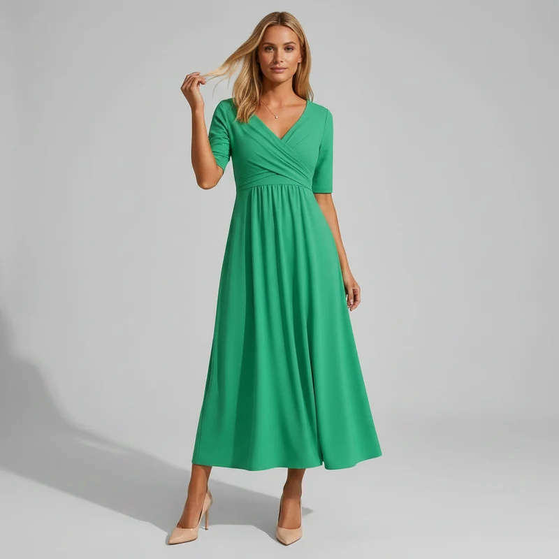 Wadenlanges Kleid mit Kurzarm und Wickeloptik im locker fallenden Design