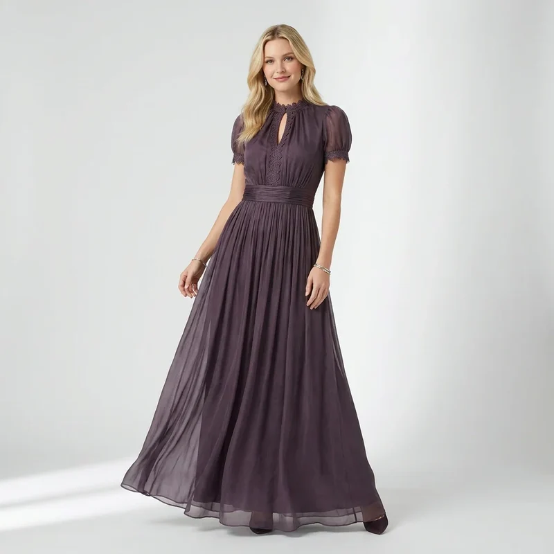 Maxikleid in A-Linie mit Kurzarm und Rüschenkragen aus Chiffon