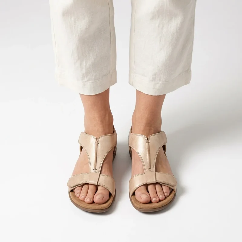 Sandalen für Damen mit flacher Sohle und Klettverschluss