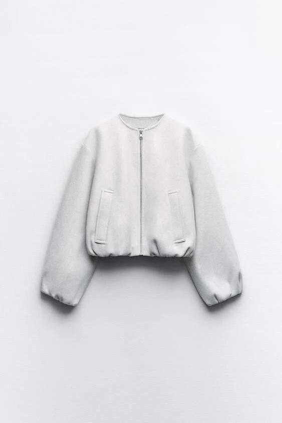 Kurze Jacke für Damen mit Puffärmeln und kragenlosem Rundhalsausschnitt