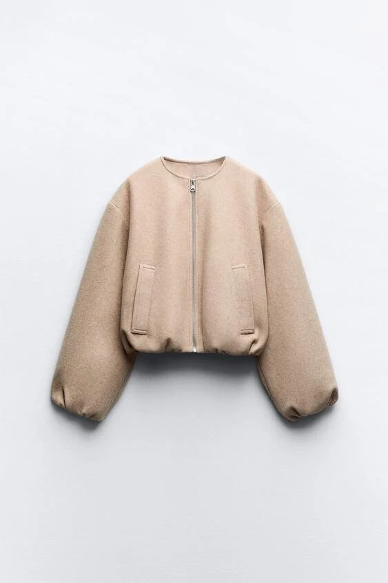 Kurze Jacke für Damen mit Puffärmeln und kragenlosem Rundhalsausschnitt