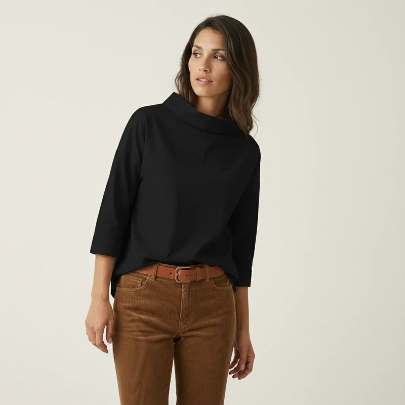 Bluse für Damen mit weitem Stehkragen in geradem Schnitt und 3/4-Ärmeln