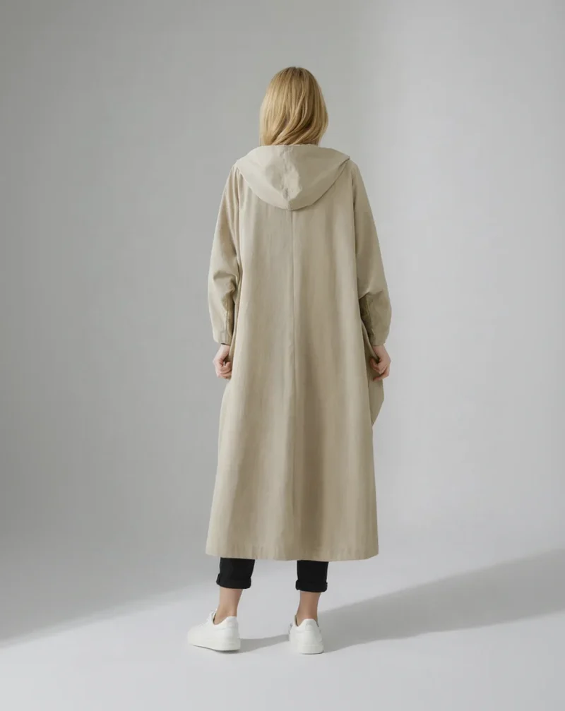 Langer Trenchcoat für Damen mit geradem Schnitt und großen Seitentaschen