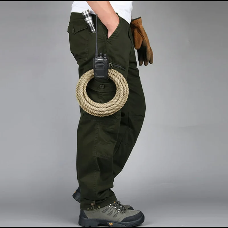 Hose für Herren mit vielen Taschen und Gummizug im geraden Schnitt