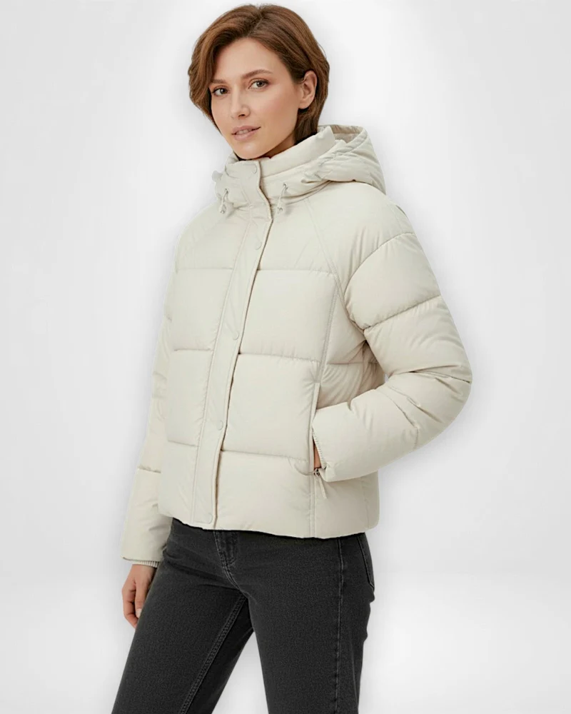 Kurze Steppjacke für Damen mit Kapuze und geradem Schnitt