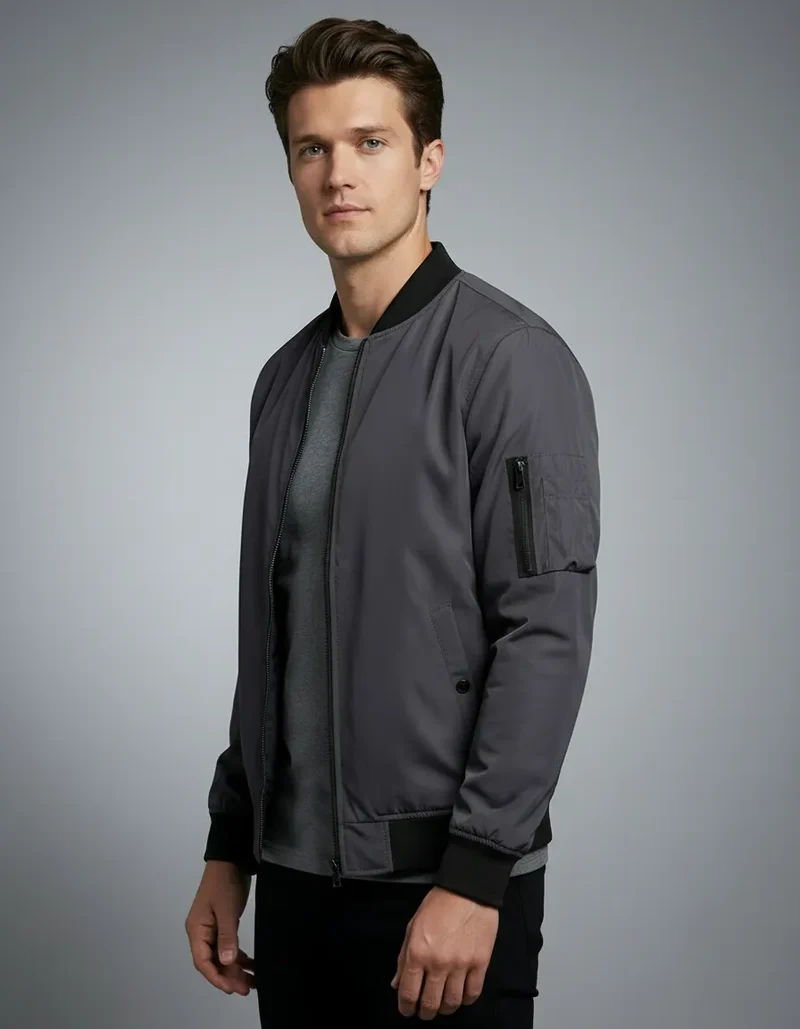 Leichte Bomberjacke für Herren mit Rippbündchen und kragenlosem Design