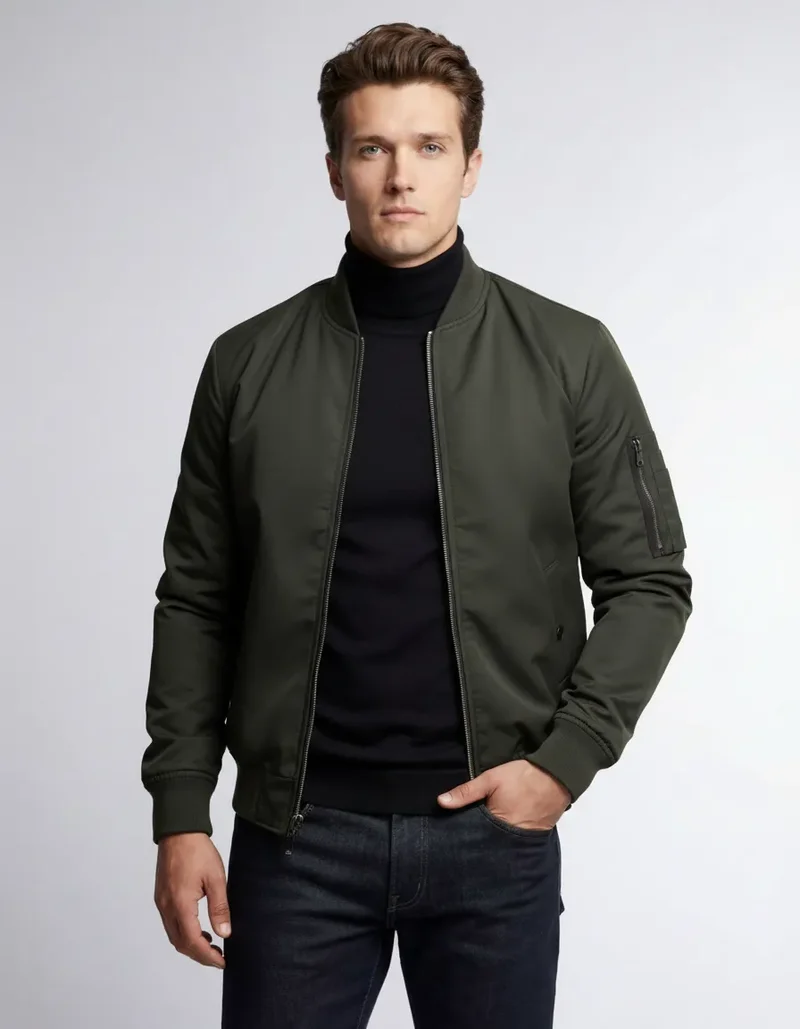 Leichte Bomberjacke für Herren mit Rippbündchen und kragenlosem Design