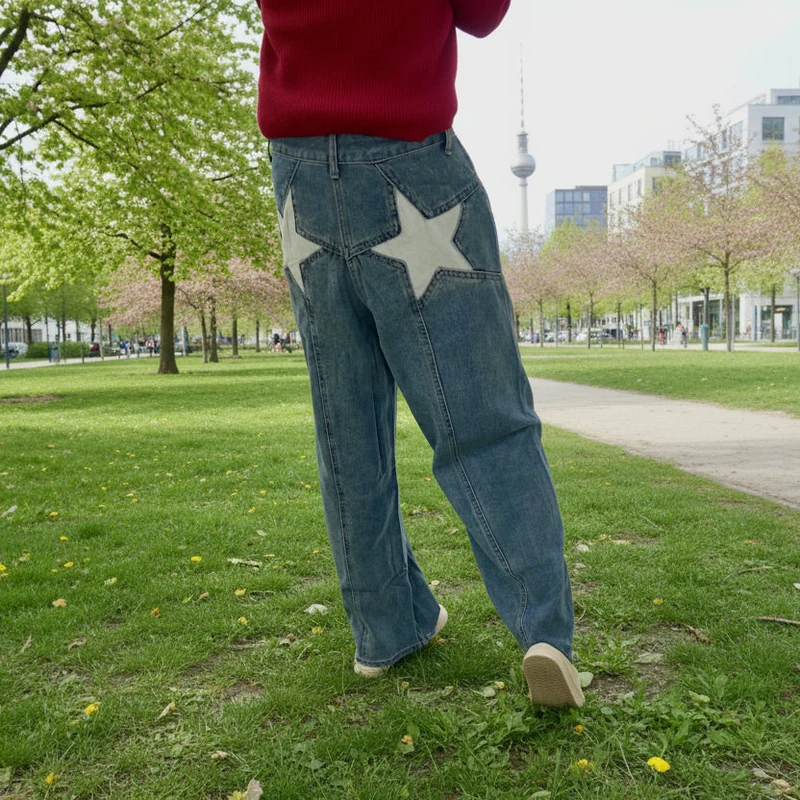 Damen Jeans mit Stern-Patches in lockerer Passform