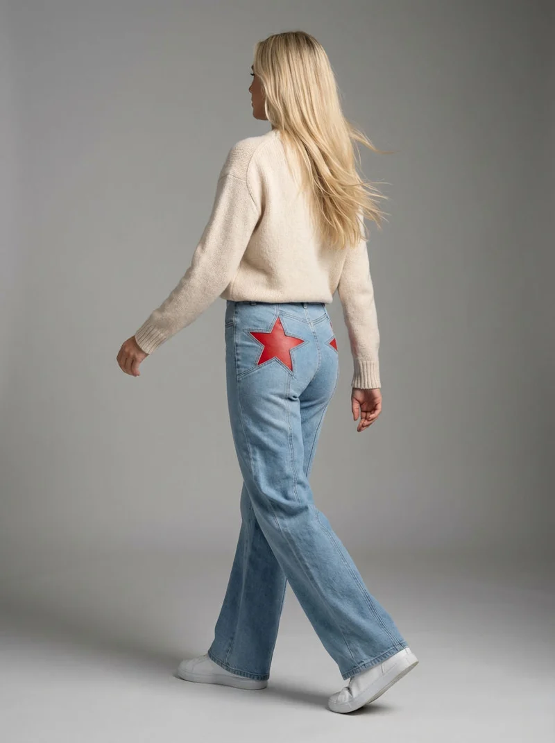 Damen Jeans mit Stern-Patches in lockerer Passform