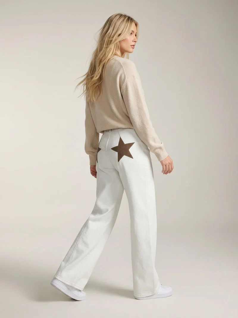 Damen Jeans mit Stern-Patches in lockerer Passform
