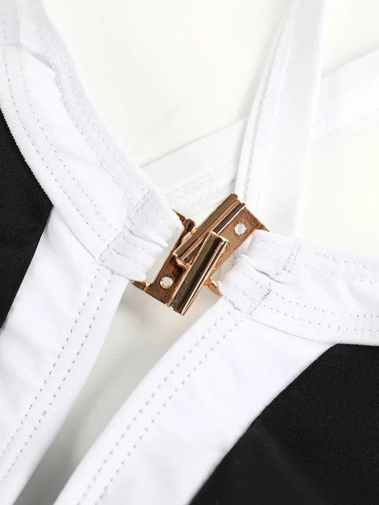Lena | Einteiliger Badeanzug in Colorblock mit Bauchformung und Kreuzträger