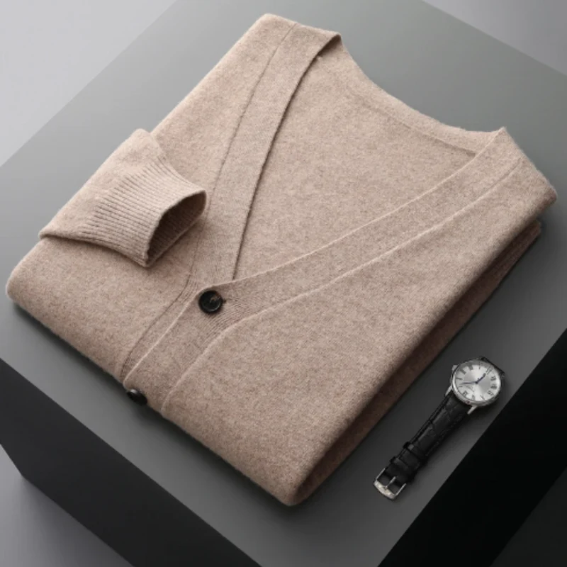 Klassischer Herren Knit Cardigan mit Knöpfen und V-Ausschnitt