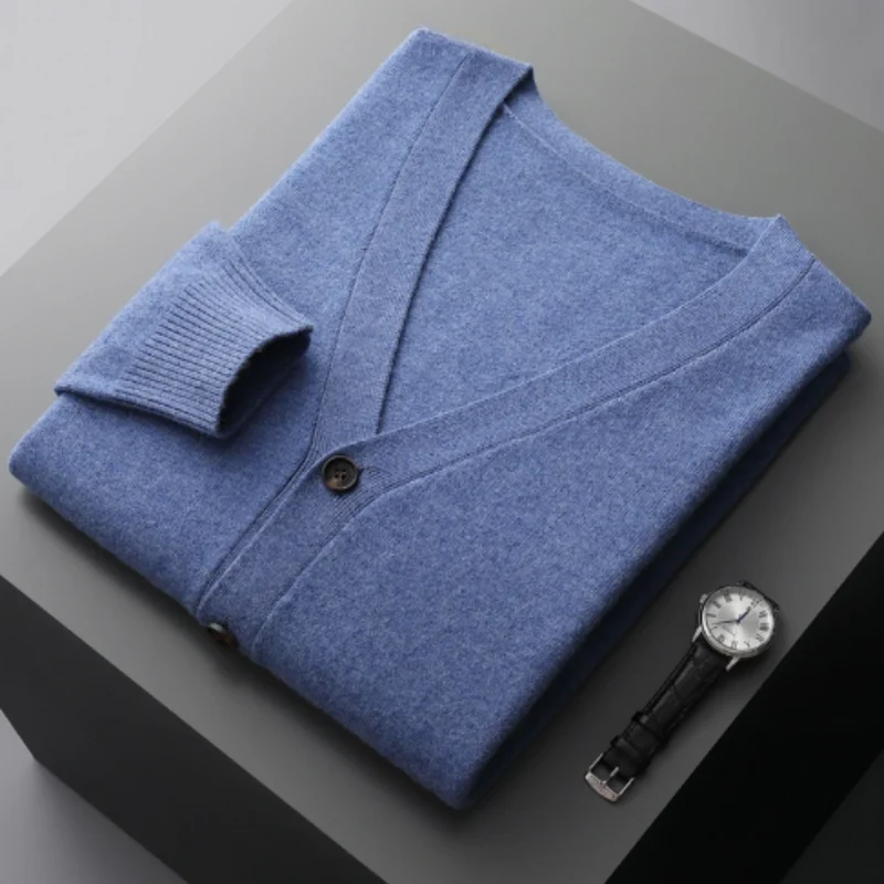 Klassischer Herren Knit Cardigan mit Knöpfen und V-Ausschnitt