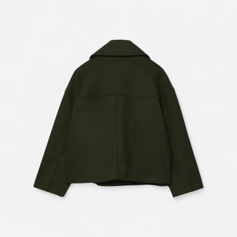 Kurze Jacke für Damen mit Reverskragen im zeitlosen zweireihigen Design