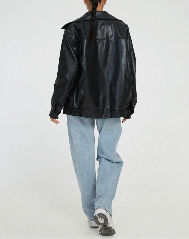 Moderne Oversized Jacke für Damen mit breitem Blazerkragen und elastischem Saum