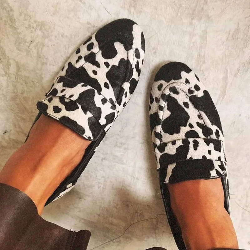 Darcy - Stilvolle Monochrome Mokassins mit Kreativem Design