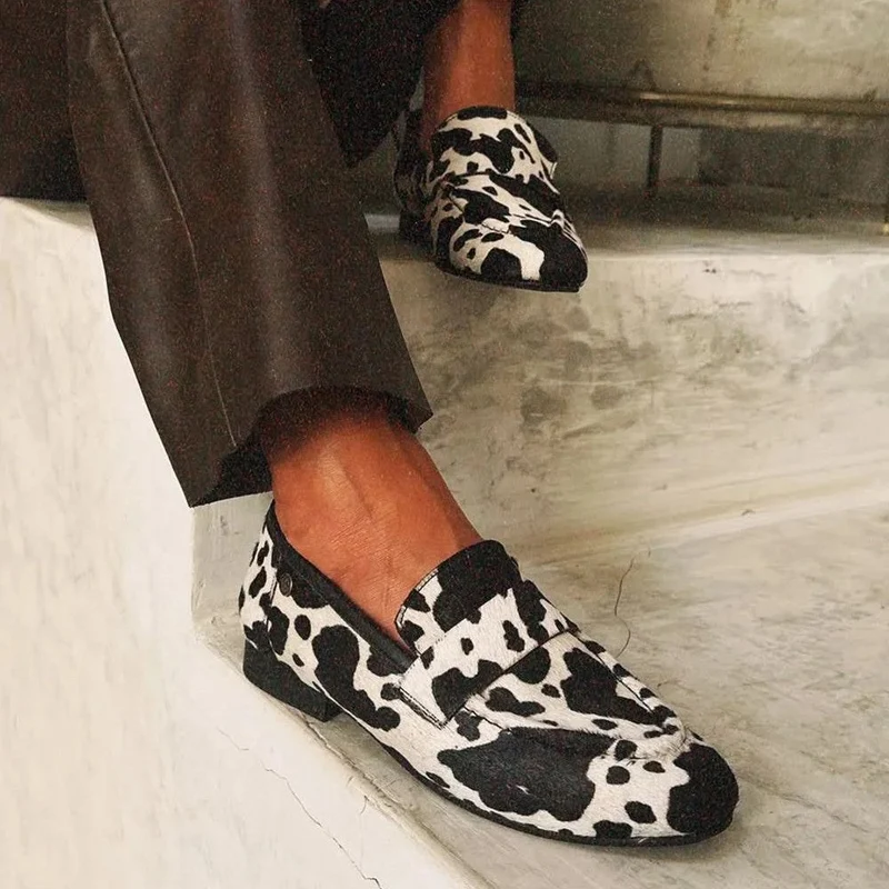 Darcy - Stilvolle Monochrome Mokassins mit Kreativem Design