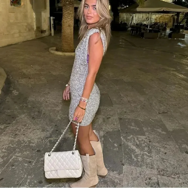 Damen Kleid | enge Ausführung mit rundem Ausschnitt und kurzer Länge