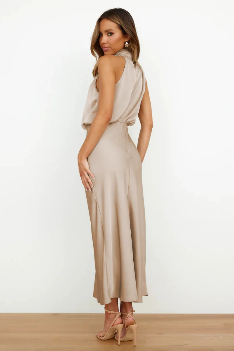 Damen Kleid | midi-Länge mit asymmetrischer Halslinie