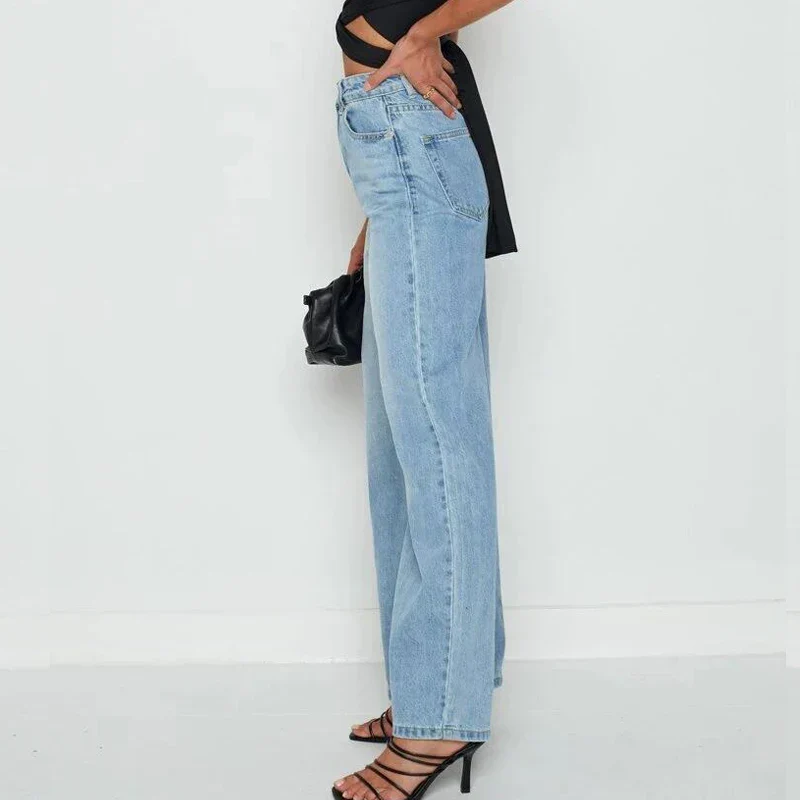Damen Jeans | Weiter Beinverlauf mit mittelhohem Bund