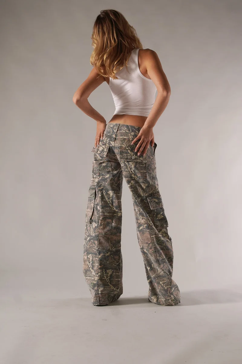 Damen Hose | Cargo-Ausführung mit Taschen und Musterstruktur