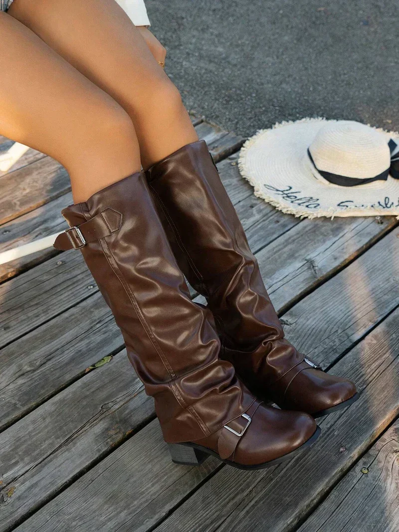 Damenstiefel | Kniehohe Ausführung mit Schnallen