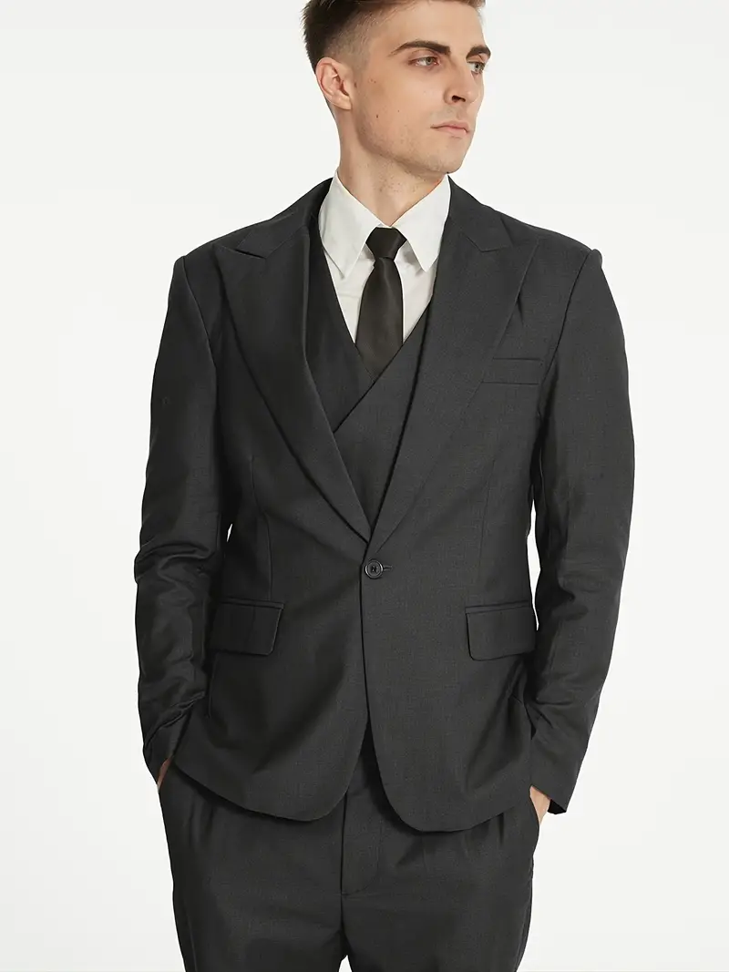Herren Business-Set | Blazer, Weste und Hose in klarer Form