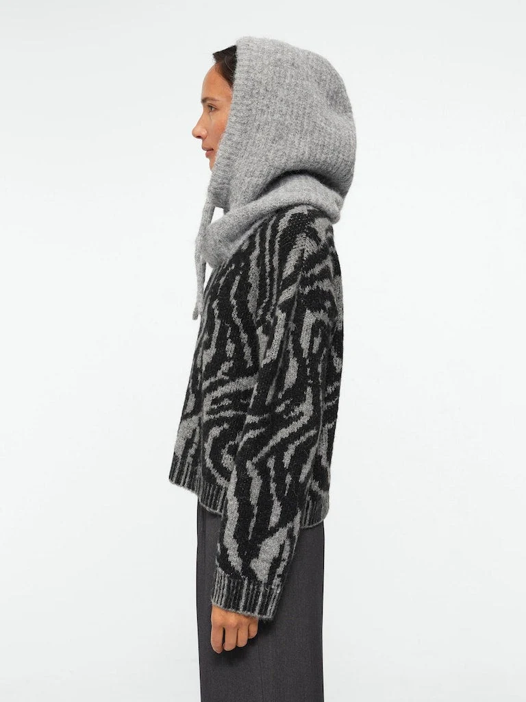 Damen Mütze | Kopfbedeckung mit Kapuze und klarer Silhouette