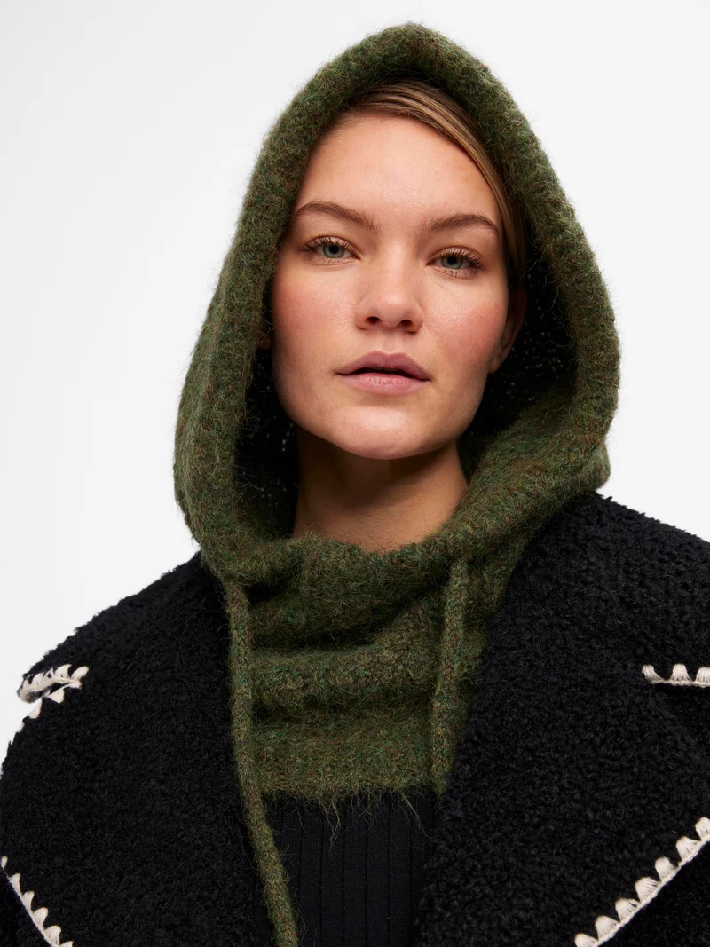 Damen Mütze | Kopfbedeckung mit Kapuze und klarer Silhouette