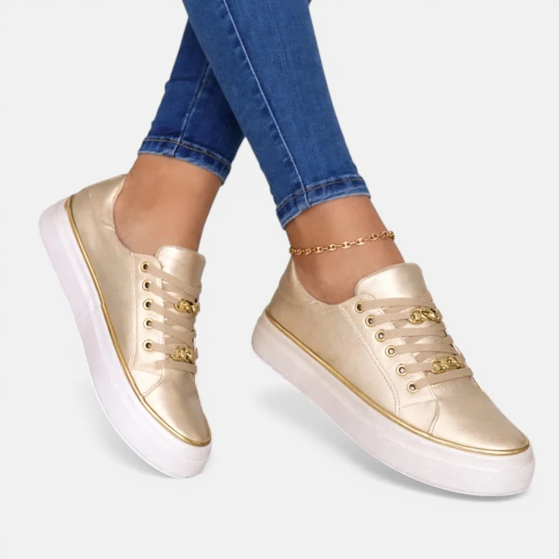 Ursula | Damen Sneaker Metalldetail Schnürung – Sneakers Metall Akzent Sommer 2026