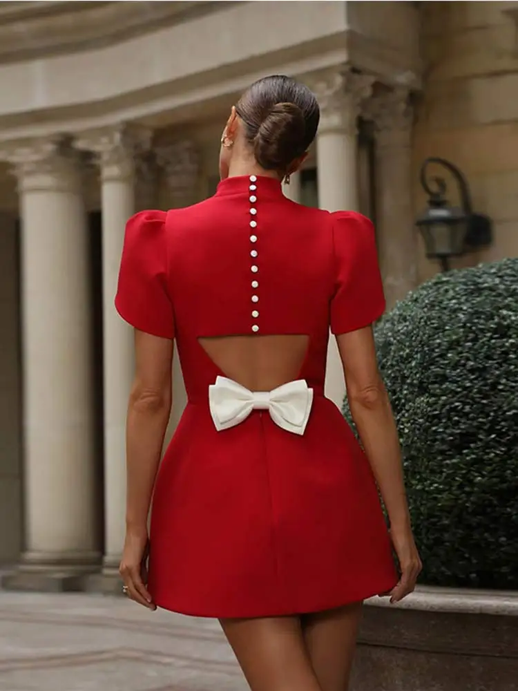 Damen Kleid | Kurze Linie mit Rundhalsausschnitt und klarer Form