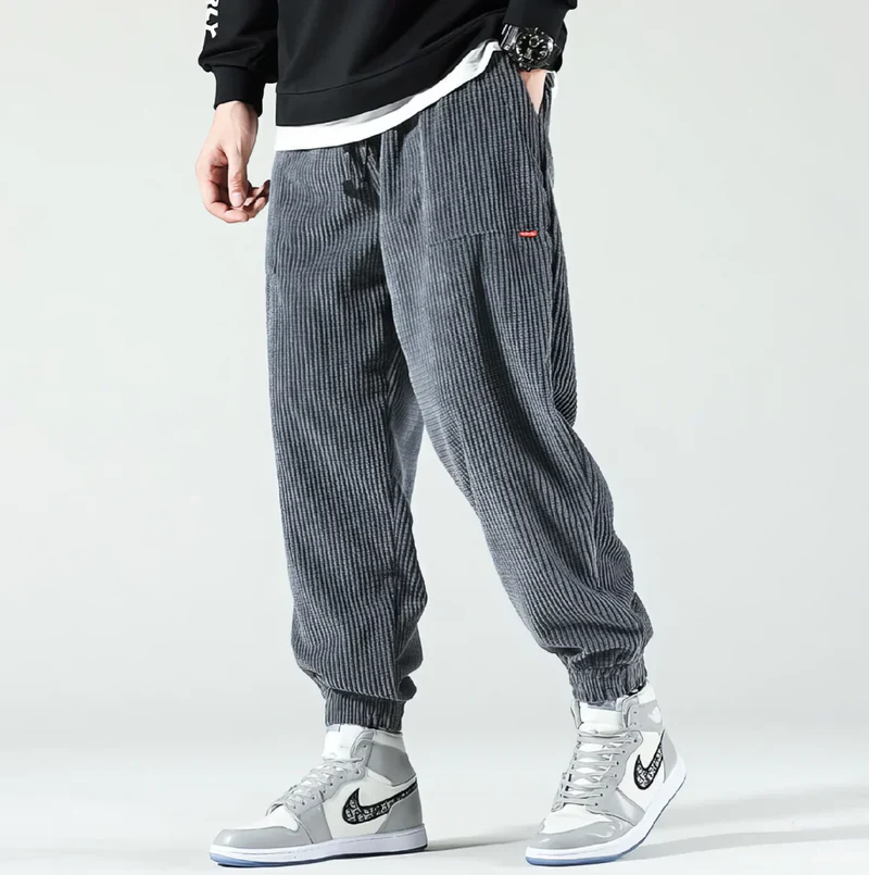 Herrenhose | Weiter Schnitt mit gleichmäßiger Form
