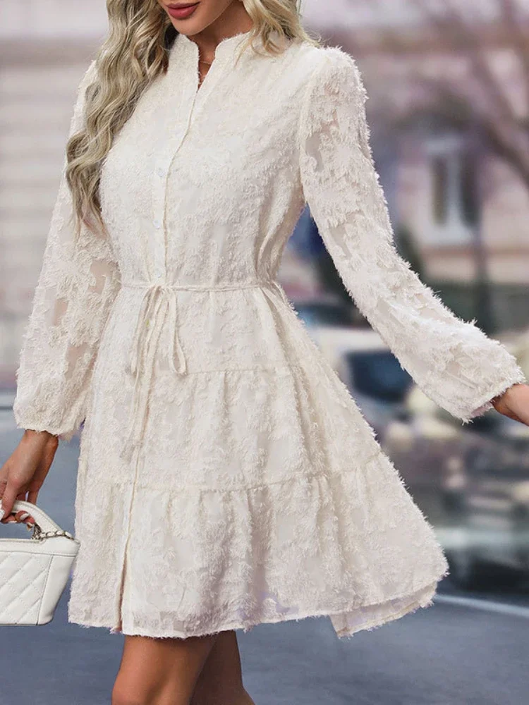 Damenkleid | Kurze Ausführung mit gerader Linienführung