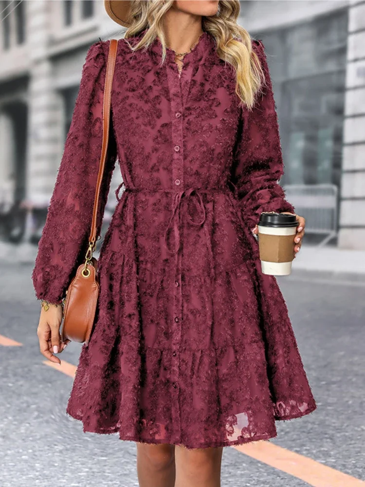 Damenkleid | Kurze Ausführung mit gerader Linienführung