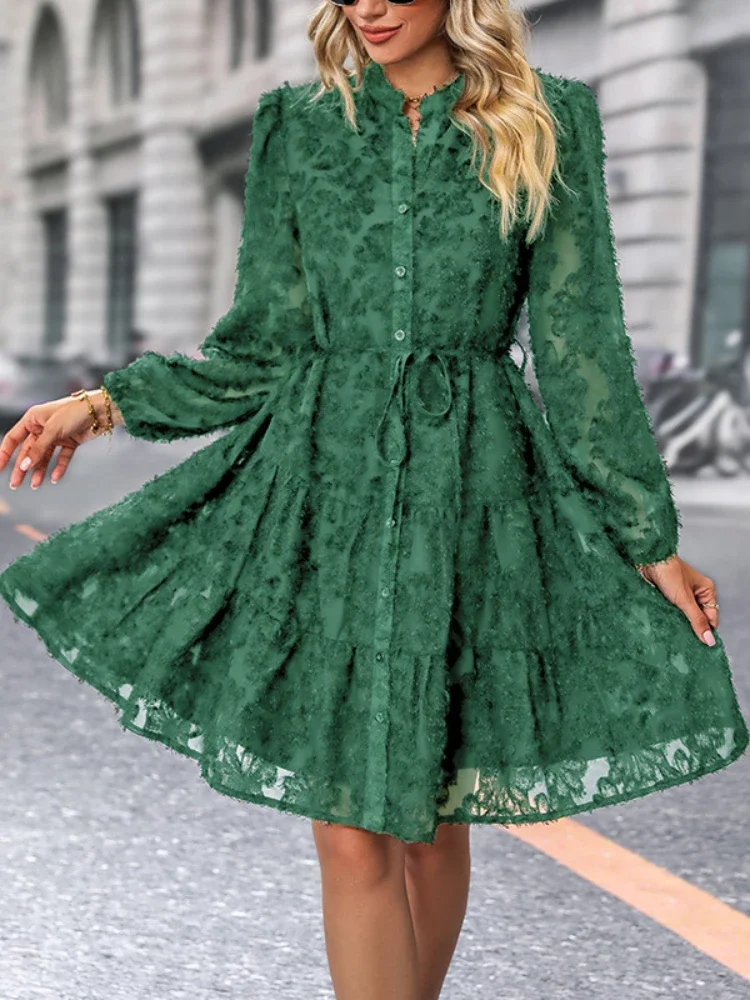 Damenkleid | Kurze Ausführung mit gerader Linienführung