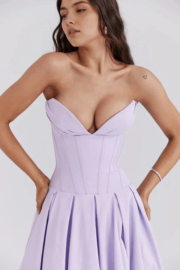Damenkleid | Trägerlose Ausführung und mittlere Länge