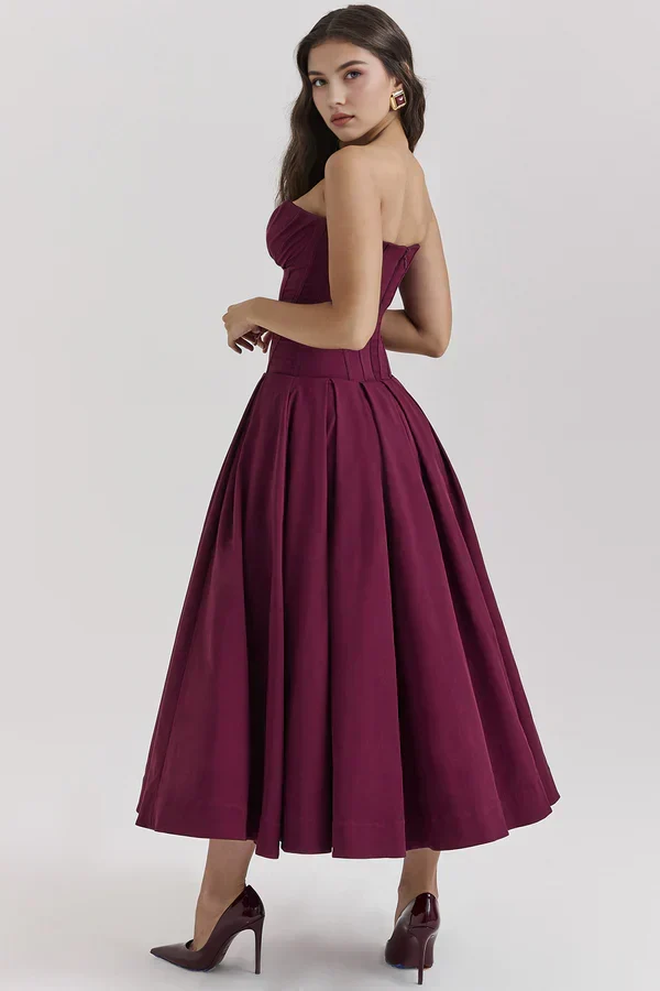 Damenkleid | Trägerlose Ausführung und mittlere Länge