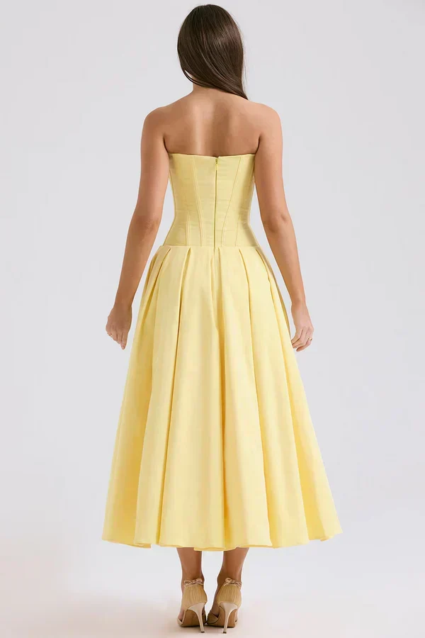 Damenkleid | Trägerlose Ausführung und mittlere Länge